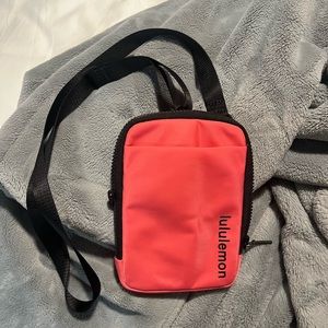 Lululemon crossover bag